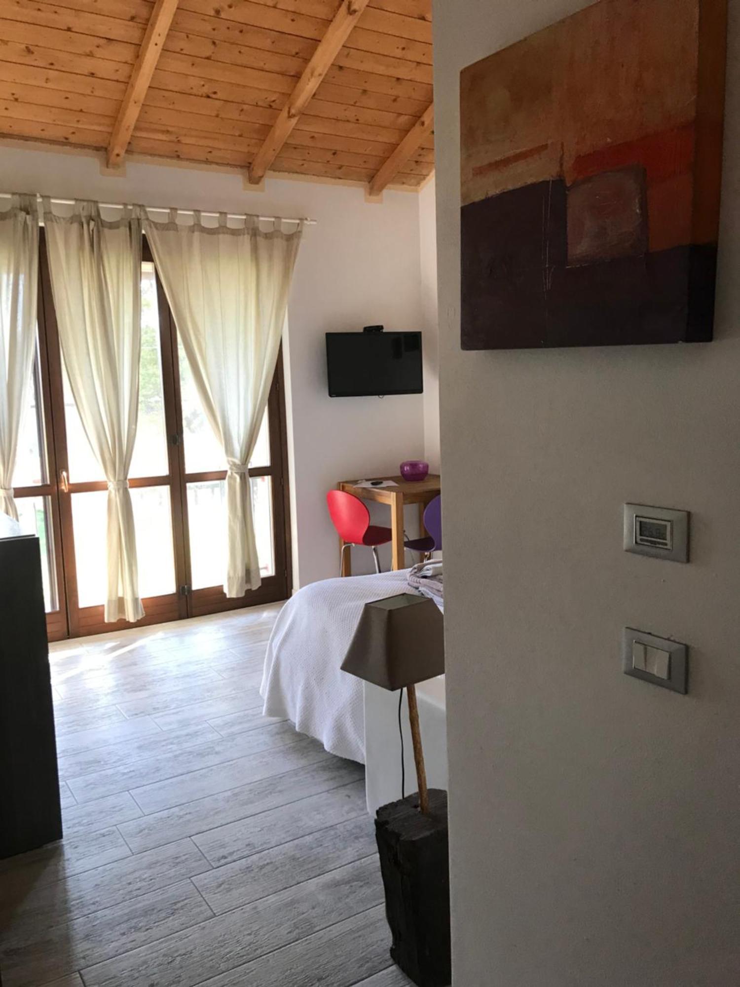 B&B Rooms モンカルヴォ エクステリア 写真