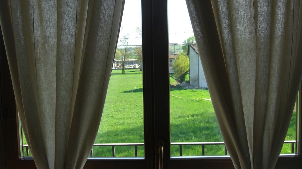 B&B Rooms モンカルヴォ 部屋 写真